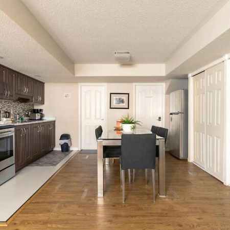 Self Check-In Spacious Apartment With Full Kitchen Ottawa Exterior photo